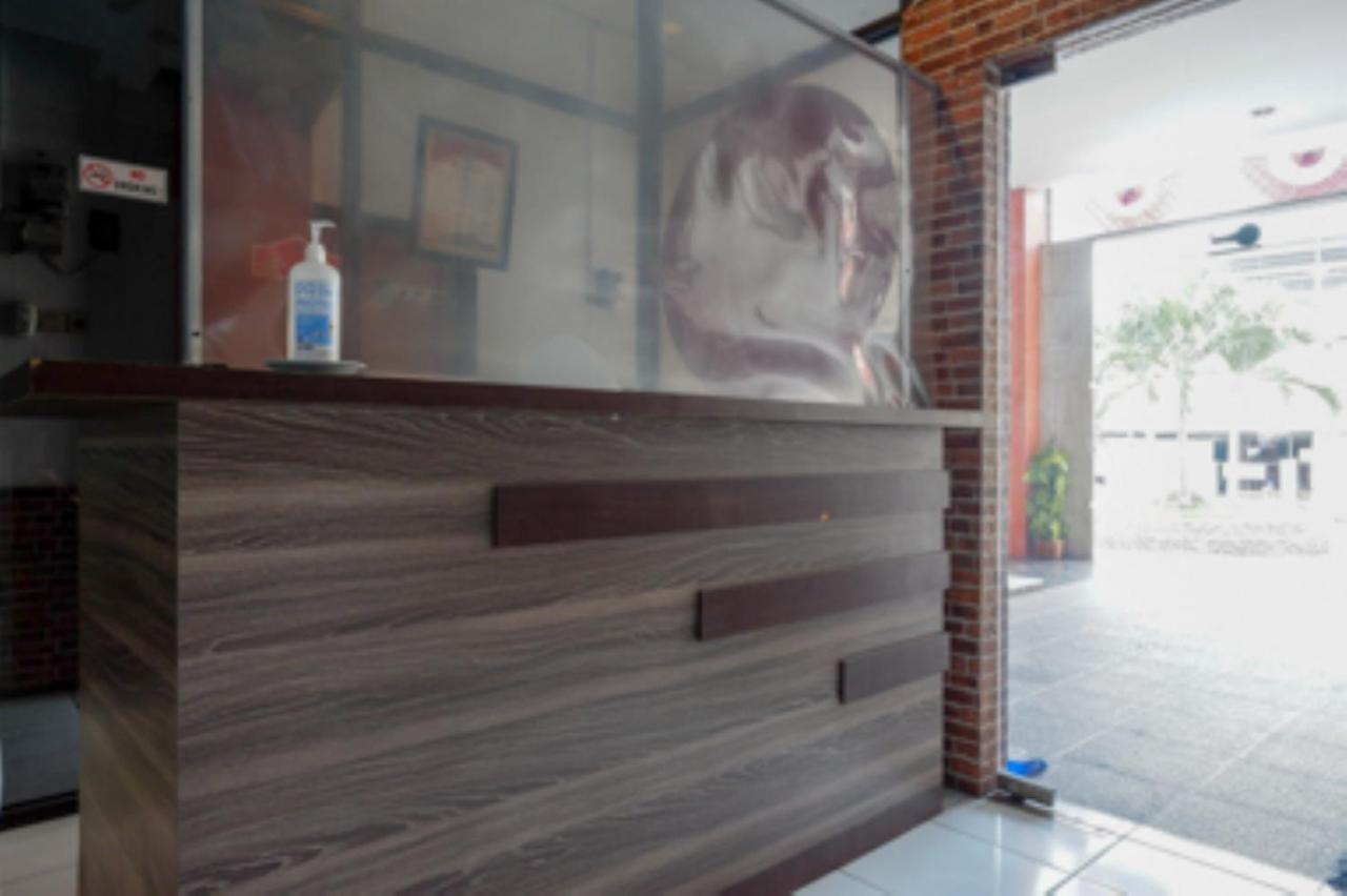Oyo 1251 Residence 8 Semarang Exteriör bild