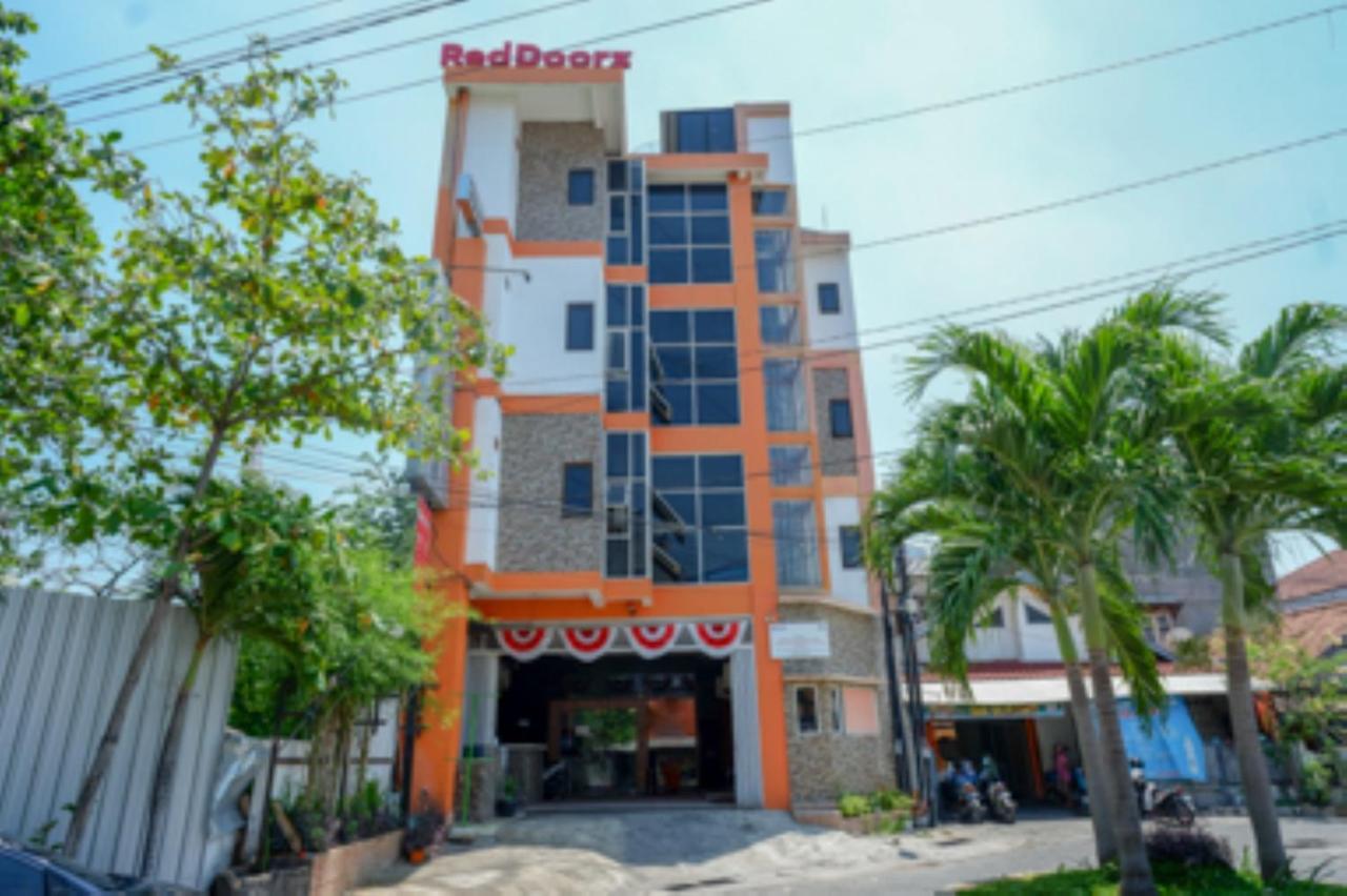 Oyo 1251 Residence 8 Semarang Exteriör bild